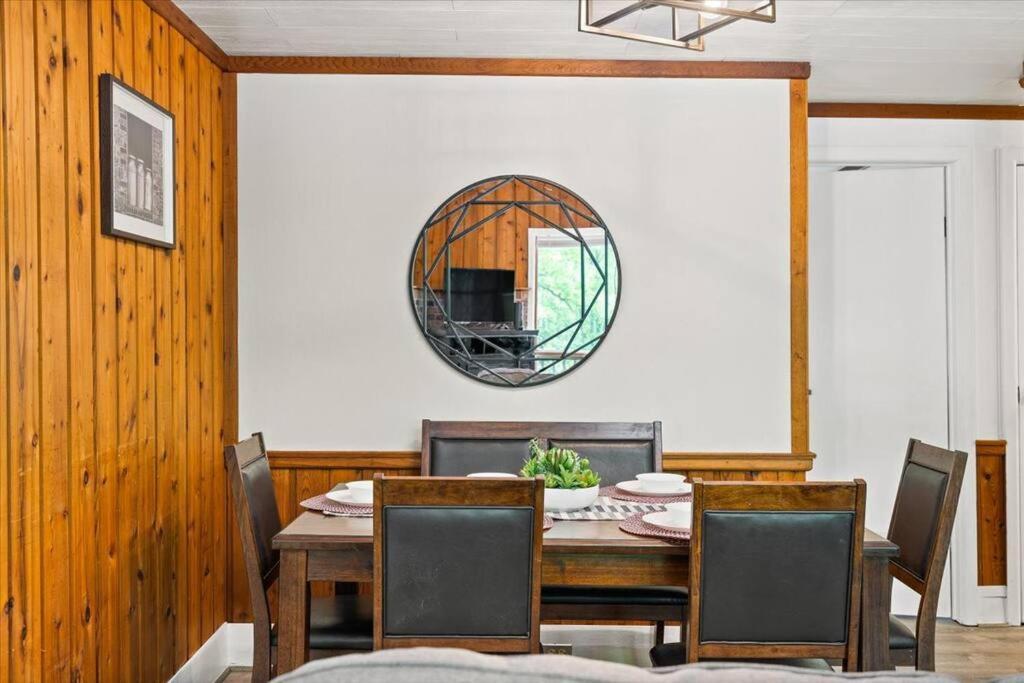 The Gingerbread House: 4 Bedroom Chalet, W/ Sunroom/Deck, Sleeps 12, Modern Amenities McGaheysville Exterior photo