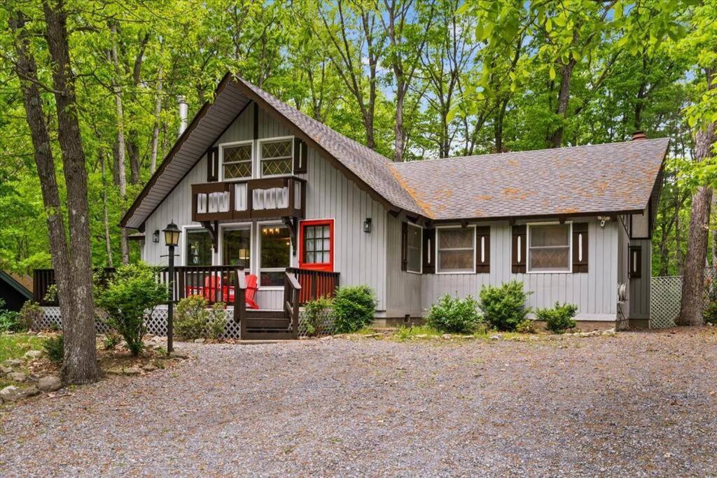 The Gingerbread House: 4 Bedroom Chalet, W/ Sunroom/Deck, Sleeps 12, Modern Amenities McGaheysville Exterior photo